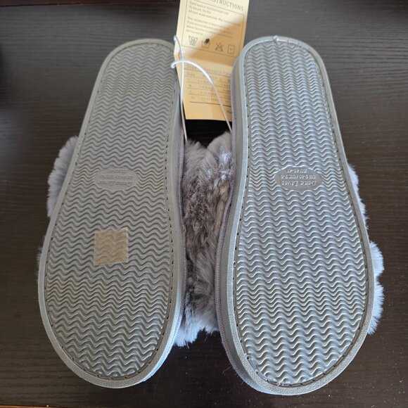 NEW Women’s Memory Foam Slippers Dena Lives Gray Fur Crossover Size Large (9-10) - Picture 3 of 6